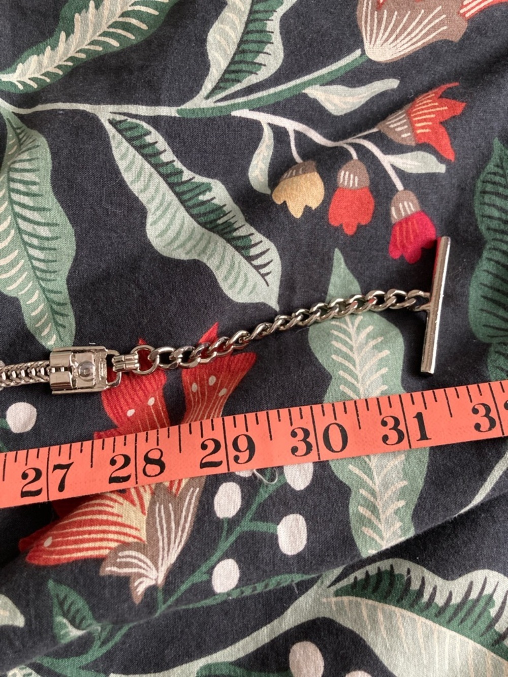 Vintage Silver Chain Belt with Interlocking Ring Detail - Picture 2 of 2
